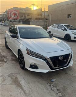 نيسان ألتيما